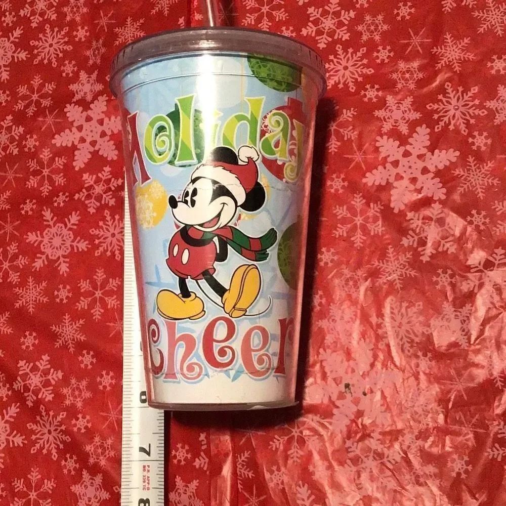 Tumbler Mickey Mouse holiday cheer